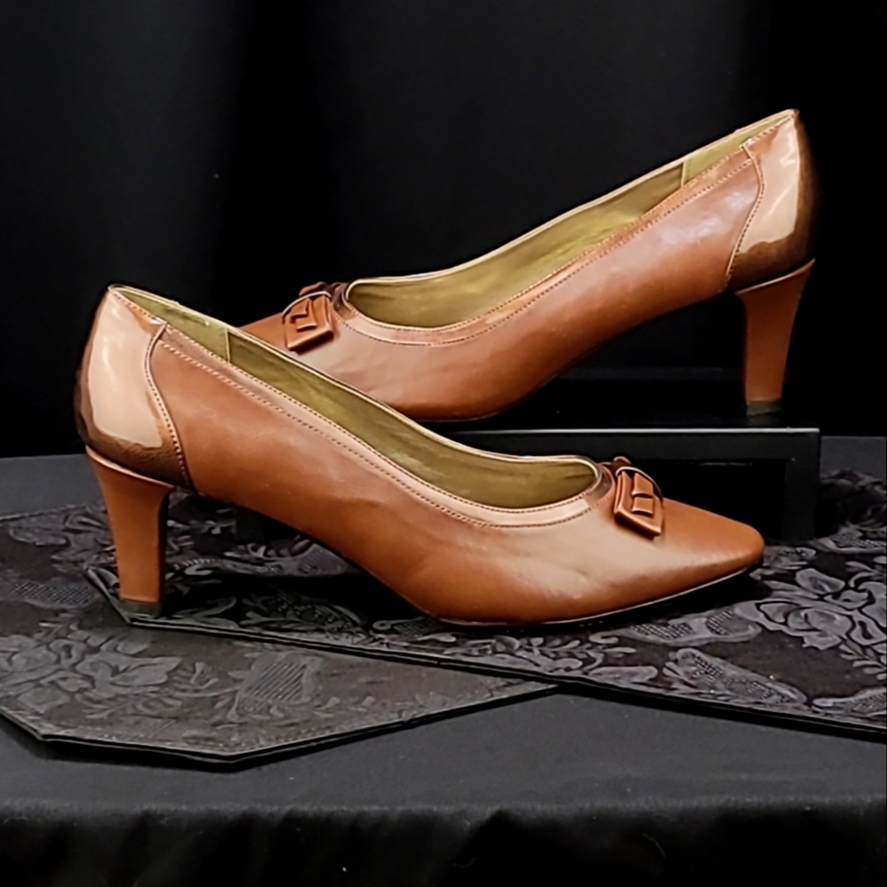 Soft Style - Size 9N Brown Business Pumps - EUC
